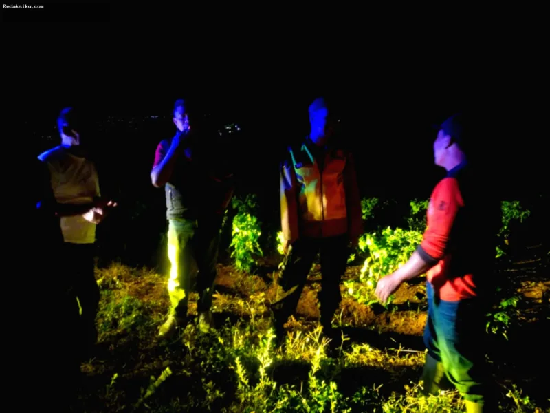 Kepulan asap kebakaran lahan di Dusun Balekambang Kabupaten Semarang yang berhasil dikendalikan.