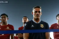 Pelatih Timnas Indonesia John Herdman memimpin sesi latihan jelang ASEAN Cup 2026.