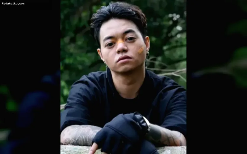 Reza Arap bangun 27 — Reza Arap memberikan dukungan dana pribadi untuk pembangunan kembali 27 sekolah terdampak gempa di NTT