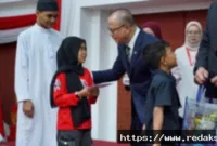 Menteri P2MI Jamin — Menteri P2MI Mukhtarudin memberikan keterangan pers di Kuala Lumpur Malaysia terkait pendidikan anak pekerja migran