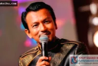 Biodata Faizal Tahir — Musisi asal Malaysia Faizal Tahir dalam balutan pakaian kasual