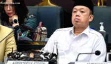 Menteri ATR/BPN Nusron Wahid hadir di Kompleks Parlemen, Jakarta, untuk menghadiri rapat DPR RI membahas RUU Pengaturan Reforma Agraria.