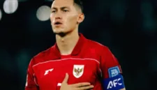 Kapten Timnas Indonesia, Jay Idzes, dipastikan absen di FIFA ASEAN Cup 2026 karena mengalami cedera paha.