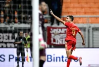 Alex Thomas Jeremejeff resmi bergabung dengan Persija Jakarta untuk musim 2026/2027