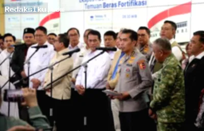 penipuan beras fortifikasi — Irwasum Polri Komjen Pol Wahyu Widada memberikan keterangan terkait penyelidikan kasus beras fortifikasi.