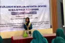 Ibu-ibu PKK Desa Sumberdem mengikuti pelatihan pembuatan pupuk organik dari cangkang telur bersama mahasiswa KKN UNS.