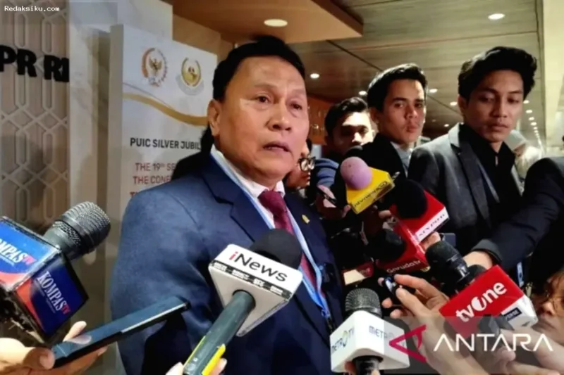 Politikus PKS Mardani Ali Sera memberikan tanggapan terkait wacana reshuffle kabinet Prabowo.