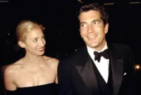 John F. Kennedy Jr. dan Carolyn Bessette saat menikah secara rahasia pada September 1996.