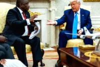 Larangan Masuk Warga Afrika — Donald Trump dan pemandangan kota Washington dengan latar belakang bendera Amerika Serikat