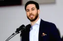 Wali Kota Dearborn Abdullah Hammoud mendapat sorotan tajam terkait kebijakan anggaran dekorasi Ramadan.