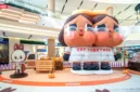 Pop Mart menghadirkan instalasi tematik Attic of Oddities dengan figur Crybaby raksasa di Bekasi. JA