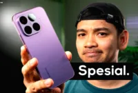 Tampilan bodi Xiaomi 17T yang ergonomis dengan baterai besar dan desain kompak di atas meja.