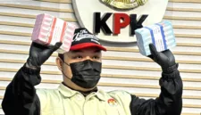 KPK mendalami peran sejumlah tersangka dalam kasus dugaan suap dan gratifikasi di lingkungan Kementerian ATR/BPN.