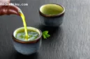 Memilih waktu yang tepat saat minum teh hijau dapat membantu meningkatkan fokus dan performa kognitif sepanjang hari.