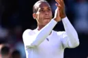 Virgil van Dijk meminta Liverpool menjaga fokus setelah meraih kemenangan tipis atas Bournemouth.