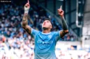 Manchester City terlibat dalam pertarungan sengit yang menghasilkan delapan gol saat menjamu Sunderland di Stadion Etihad.