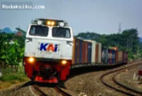 Pengiriman Pangan Ternak — Kereta api barang yang mengangkut komoditas pangan dan ternak di jalur rel Indonesia
