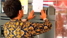 OJK resmi mencabut izin usaha PT BPR Pasarraya Kuta pada September 2026.