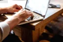 Mengubah pola pikir menjadi berorientasi pada pembaca adalah kunci sukses monetisasi blog.