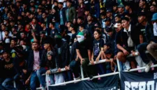 Pelatih PSS Pieter Huistra menantikan kehadiran suporter dalam laga tandang melawan Bali United di Stadion Dipta.