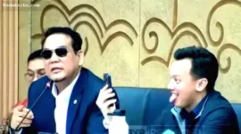 Viral Anggota DPR RI Video Call Saat Rapat Berlangsung