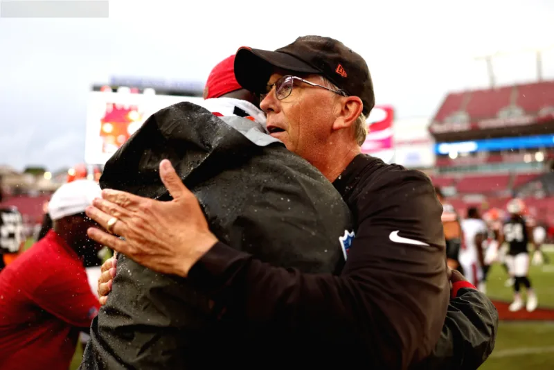 Todd Monken memberikan tanggapan keras atas komentar Mike Tomlin terkait Cleveland Browns.