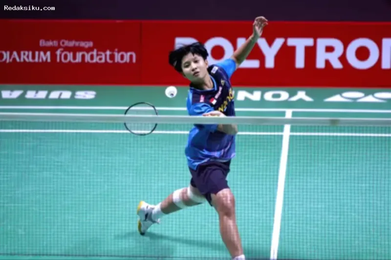 Pebulu tangkis tunggal putri Indonesia Salsabila Amiradana saat bertanding di Surabaya International Challenge 2026