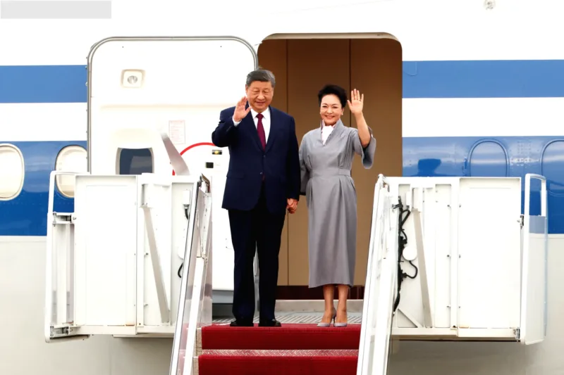 gencatan perdagangan — Presiden Amerika Serikat menyambut Presiden Tiongkok Xi Jinping di Joint Base Andrews untuk kunjungan kenegaraan
