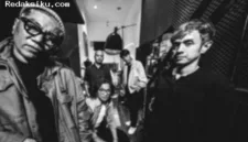Zeke and The Popo menggelar tur sesi dengar album kedua mereka yang bertajuk Crazy Life.