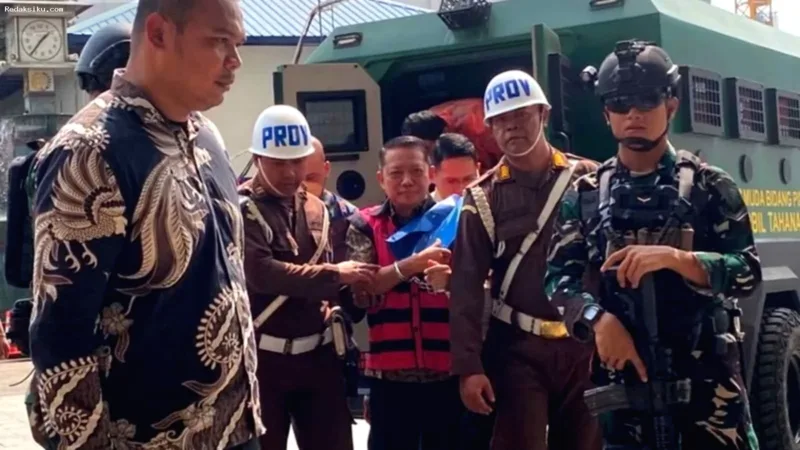 Febrie Adriansyah — Ilustrasi proses pelimpahan berkas perkara dan barang bukti tersangka korupsi ke kejaksaan.