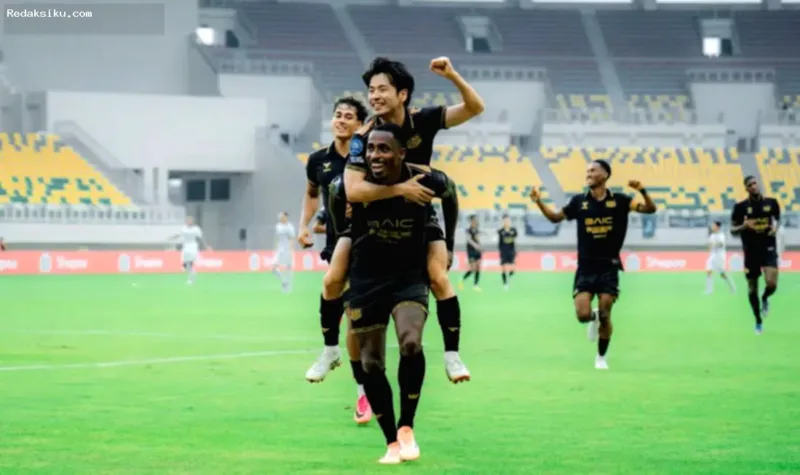 Taisei Marukawa saat berlaga untuk Dewa United di Banten International Stadium