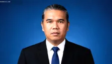 Harry Yogsunandar menekankan pentingnya peran akademisi dalam menjembatani teori dan praktik di tengah masyarakat.