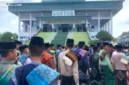 Pimpinan Gontor KH Hasan Abdullah Sahal menegaskan komitmen pendidikan di hadapan Presiden Prabowo dalam Resepsi Kesyukuran 100 Tahun Gontor.