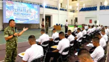 Kadet Universitas Pertahanan RI mengikuti penguatan ideologi Bela Negara untuk mempersiapkan generasi muda menuju Indonesia Emas 2045.