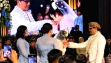 Andre Taulany resmi menikahi Amanda Rigby dengan maskawin yang disesuaikan tanggal pernikahan mereka.
