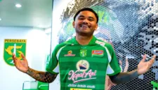 Saddil Ramdani resmi bergabung dengan Persebaya Surabaya dengan status pinjaman untuk kompetisi Super League 2026-2027.