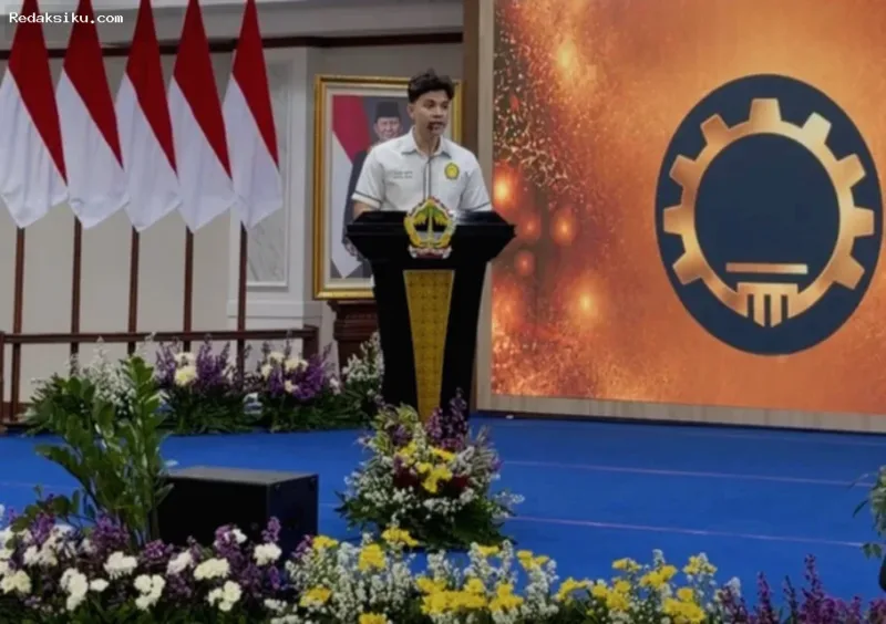 Suasana forum diskusi nasional HIPMI PT Undip 2026 di Semarang yang membahas hilirisasi dan EBT.