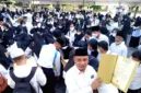 Pemerintah Kota Mataram memberlakukan pemotongan gaji bagi PPPK yang lalai mengisi sistem presensi daring berbasis koordinat.