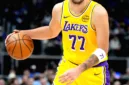 Manajemen Los Angeles Lakers harus mengambil keputusan strategis untuk merampingkan skuad demi mematuhi regulasi batasan pemain NBA.
