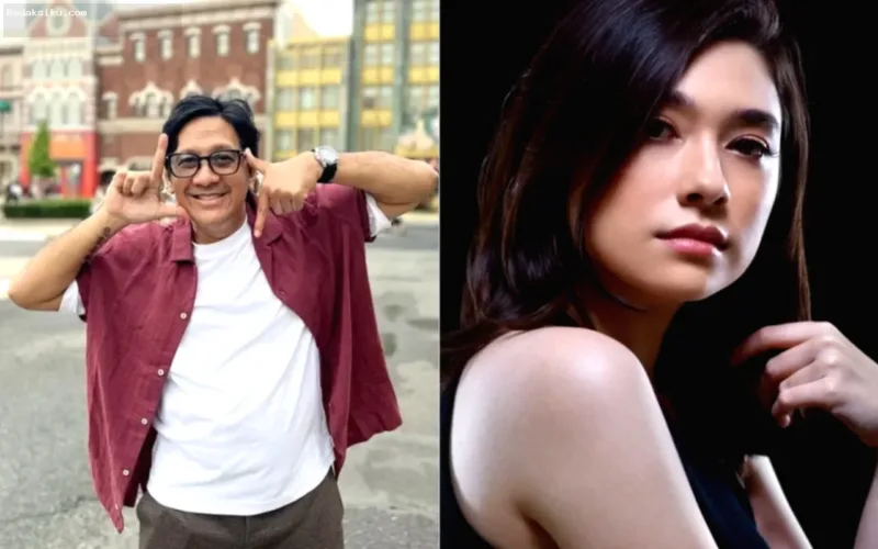 Andre Taulany bersama ketiga anaknya, Ardio, Arkenzi, dan Arlova di atas panggung saat acara resepsi pernikahan.
