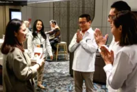 Direksi BNI menyapa dan melayani nasabah secara langsung dalam momen Hari Pelanggan Nasional 2026.