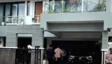 KPK menelusuri belasan aset mewah milik Yayat Sudrajat terkait kasus suap mantan Bupati Bekasi Ade Kuswara Kunang.