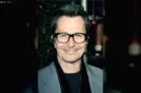 Aktor senior Gary Oldman menyatakan bahwa pemeran baru James Bond sudah dipilih oleh pihak studio.