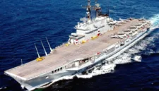 Kapal induk ringan milik Angkatan Laut Italia, Giuseppe Garibaldi, tiba di Jakarta untuk mempererat kerja sama pertahanan.