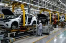 Industri otomotif Indonesia terus berinovasi mengadopsi teknologi cerdas untuk mendukung ekosistem kendaraan ramah lingkungan.
