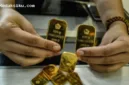 Harga emas batangan PT Aneka Tambang Tbk mengalami penurunan sebesar Rp10.000 menjadi Rp2.628.000 per gram.