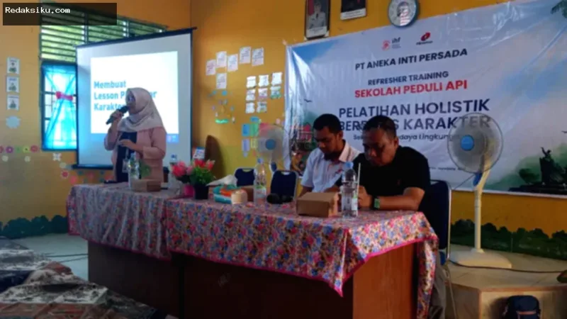 Pelatihan pendidikan karakter guru SD oleh IHF dan Minamas di SDN 10 Tualang, Kabupaten Siak, Riau.
