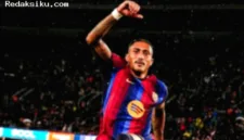 Raphinha resmi memperpanjang kontraknya bersama Barcelona hingga tahun 2029.
