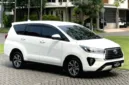 Toyota Kijang Innova Reborn 2.4 Diesel bekas tahun 2023 dipasarkan di kisaran harga Rp320 juta hingga Rp400 jutaan di wilayah Jakarta.