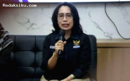 bukti pembelian beras — Ilustrasi tumpukan beras dalam kemasan yang sedang diawasi pemerintah terkait standar gizi.